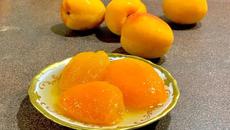 Сладко от кайсии - Вкусно, красиво, ароматно... идеалното кайсиево сладко / Абрикосовое варенье - Videoclip.bg