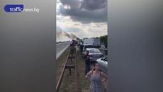 Тир гори на автомагистрала "Тракия" - Videoclip.bg