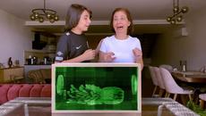 КАКВО Е В КУТИЯТА?“ С МОЯТА МАЙКА ИГРАEМЕ ИГРАТА!!!!ANNEM İLE "KUTUDA NE VAR?" OYUNU OYNADIK! - Videoclip.bg