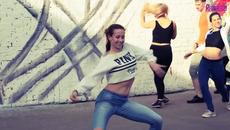 Despacito - Luis Fonsi Daddy Yankee flashmob from Russia П Р Е В О Д - Videoclip.bg