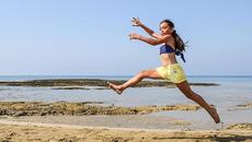 Кой каза run ღ ~ run baby!!! ღ ~Десет начина да накараме в Слънчев бряг да се раздвижат - Videoclip.bg