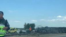 Тир навлезе в насрещното платно и помете 4 леки коли! Издирват шофьора на ТИР-а на АМ Тракия - Videoclip.bg