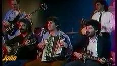 Ta Paidia Ap'tin Patra 1986 - Mou Lene Na Min Klaio (Децата на Патра - Казват ми да не плача) - Videoclip.bg