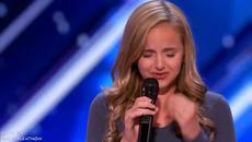 Тя е тъжна защото нейният баща почина ...~ Не плачи ~ Don't Cry - Videoclip.bg