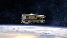 Космическите въздушни вълни - Listening on the Cosmic Airwaves - Videoclip.bg