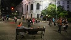 Протестиращите превърнаха Орлов мост в укрепен форт - Videoclip.bg