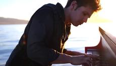 Dubstep Piano On The Lake - Radioactive - With William Joseph - Videoclip.bg