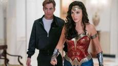 Тя е невероятна "Жената чудо 1984" като Батман:— Wonder Woman 1984 Трейлър (2021) - Videoclip.bg