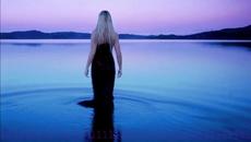 Синя роза ♛ Una Rosa Blu ღ Michele Zarrillo ღ ПРЕВОД -ღڿڰۣڿღ - Videoclip.bg