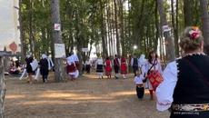 Фестивал на фолклорната носия Жеравна 2021 - първи ден - Videoclip.bg