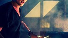 Тим Берглинг-Авичи ♛ Avicii - Wake Me Up ♛ Гугъл почете 32 години от рождението на Тим Берглинг-Авичи - Videoclip.bg