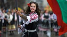 Кукери гр.Петрич 2015 - Българските традиции - Videoclip.bg