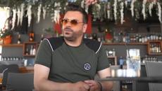 Αλέξης Πρεβενάς – Όλες οι μελαχρινές (Βρε μελαχρινάκι) - Official Music Video - Haperis & Pantzis - Videoclip.bg