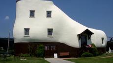 Вижте изумителни къщи, в които няма да повярвате, че съществуват - 21 Houses You Won't Believe Exist - Videoclip.bg