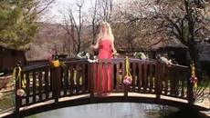 Нелина - Брала мома къпини - Videoclip.bg