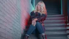 Кристина Димитрова - С дъх на лято (Official Video) - Videoclip.bg