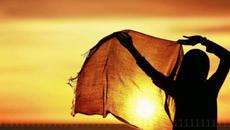 Прекрасен, нежен глас, хубава песен ♛ Bella Ferraro - Set Me on Fire - Videoclip.bg