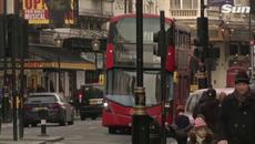 Covid-19 UK - New data shows Omicron IS weaker but infection rates can still cause restrictions - Videoclip.bg