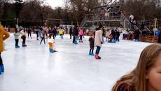 Весело посрещане на Новата 2022 Година от Пловдив - Ледената пързалка - Videoclip.bg