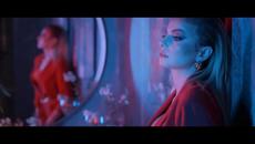 STELLA ft. SARANDI - Една бутилка [OFFICIAL 4K VIDEO], 2022 - Videoclip.bg