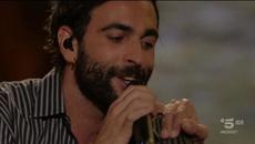 Si È Spento IL Sole - Adriano Celentano & Marco Mengoni Live - Videoclip.bg