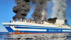 Спасение на горящия кораб - Διάσωση στο φλεγόμενο πλοίο! Огнен ад - Инцидент с ферибот край гръцкият о.Корфу - Videoclip.bg