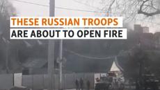 Война в Украйна руските войски стрелят в Харков - Phone Video Shows Russian Troops Firing In Kharkiv - Videoclip.bg