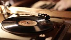 Емил Димитров  - Ретро любов - Videoclip.bg