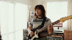 The Beths - "Expert In A Dying Field" (Official) - Videoclip.bg