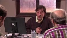 Не знае какво е, но подписва. Да живей управлението! - Videoclip.bg