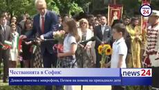 Денков помогна с микрофона, Петков на помощ на припаднало дете - Videoclip.bg