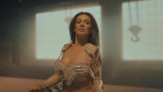 DUSICA GRABOVIC - ZIVOT SLAVIM (OFFICIAL VIDEO 2022) - Videoclip.bg