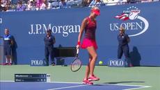 Тенисистката Кристина Младенович показва страхотни футболни умения на Us Open 2015 - Videoclip.bg