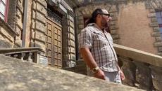 Muhađžer Ganija Tayson - MAJKO OČE KUČO STARA / OFFICIAL VIDEO 4K ²⁰²² - Videoclip.bg