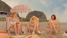 Carly Rae Jepsen - Beach House (Official Video) - Videoclip.bg