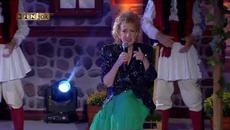 Сашка Васева - Зелените очи / 30 години Пирин Фолк Сандански - Videoclip.bg