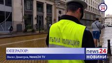 Кола блъсна две пешеходки пред Руската църква в столицата - Videoclip.bg