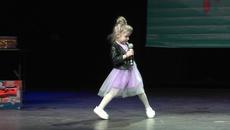 СОФИЯ ГОНЧАРОВА - ГУБКИ БАНТИКОМ - Videoclip.bg