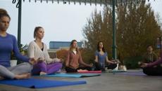 Професия шаферка A Bridesmaid in Love (2022)  Бг Аудио Част 1 - Videoclip.bg