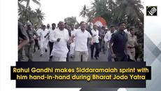 Rahul Gandhi makes Siddaramaiah sprint with him hand-in-hand during Bharat Jodo Yatra - Videoclip.bg