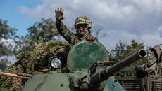 Русия се оттегля от войната 11.11.2022 ! Украйна си върна контрола над Херсон с възгласи слава на Украйна - Videoclip.bg