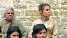 „Без дом“ (2018) – по Ектор Мало - Videoclip.bg