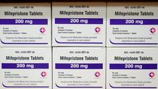 Supreme Court Keeps FDA Abortion Pill Rules in Place for Now - Videoclip.bg