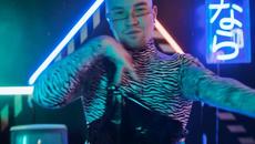 УСТАТА - ШАРЕНИ ДЖЕНДЪРИ  / USTATA – SHARENI GENDERI (Official Video) - Videoclip.bg