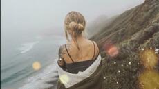 Ирина Шлотгауер - На небе жил прекрасный ангел и делал людям он добро - Videoclip.bg