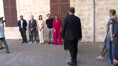 La Reina Letizia estrena su agenda en Mallorca con una cita con el cine - Videoclip.bg