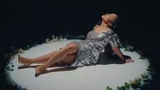 ALEKSANDRA MLADENOVIC - RETROGRADNI MERKUR (OFFICIAL VIDEO _ ALBUM PREDSTAVA 2023)) - Videoclip.bg