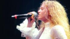 Elyanna - Tamally Maak x Calling U (Live at El Rey Theatre) - Videoclip.bg