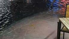 Пороен дъжд в „Слънчев бряг”! - Пороен дъжд по Черноморието, Несебър и „Слънчев бряг” са под вода - Videoclip.bg