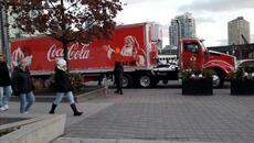 a box called Christmas   #shortsyoutube #cocacolacaravan - Videoclip.bg